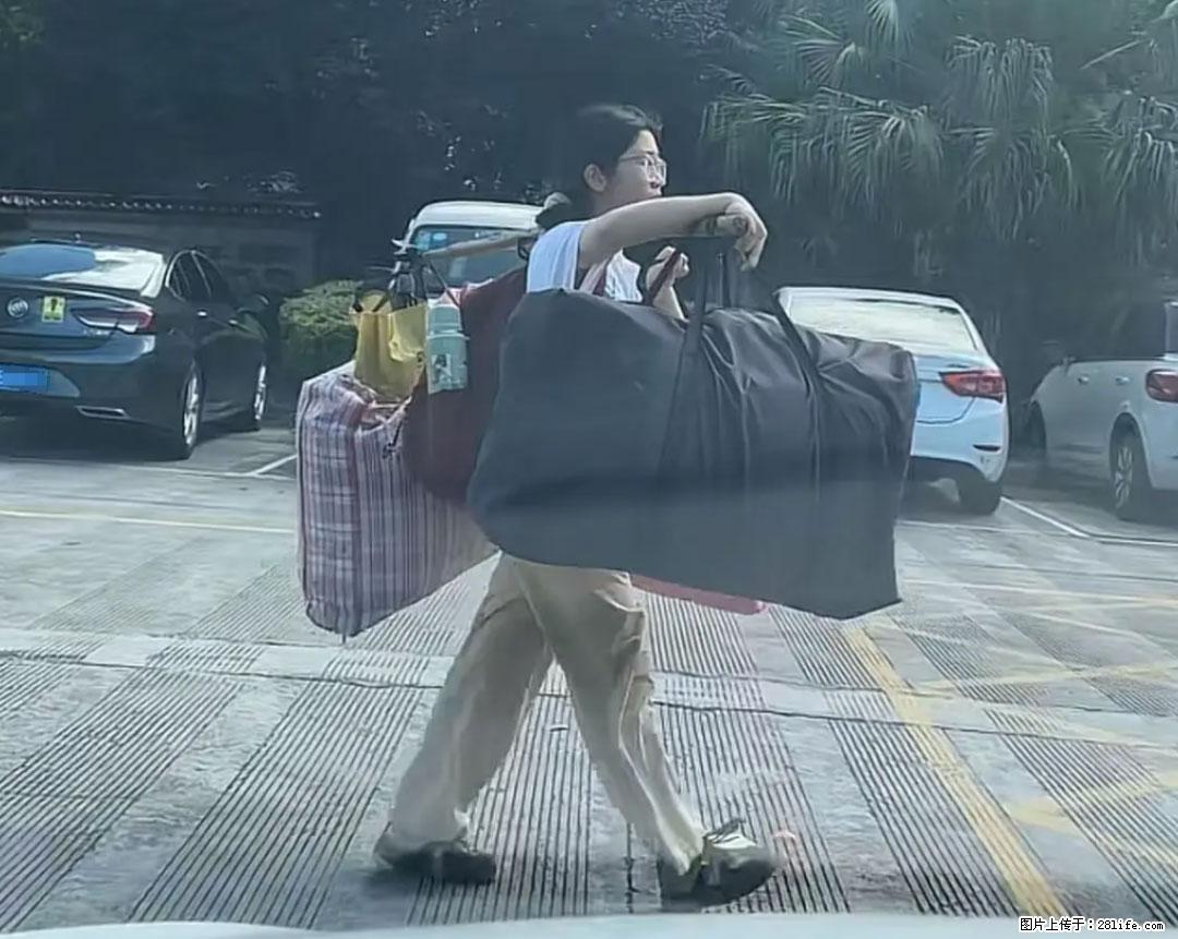 全网追的“扁担女孩”，找了一份暑假工，时薪12元 - 楚雄生活资讯 - 楚雄28生活网 cx.28life.net
